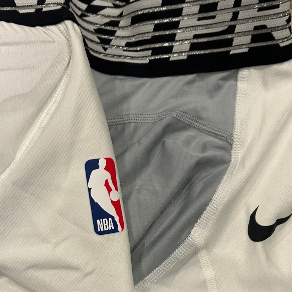 Nike White Men’s Padded Compression Shorts with Black Waistband Basketball xl-T
